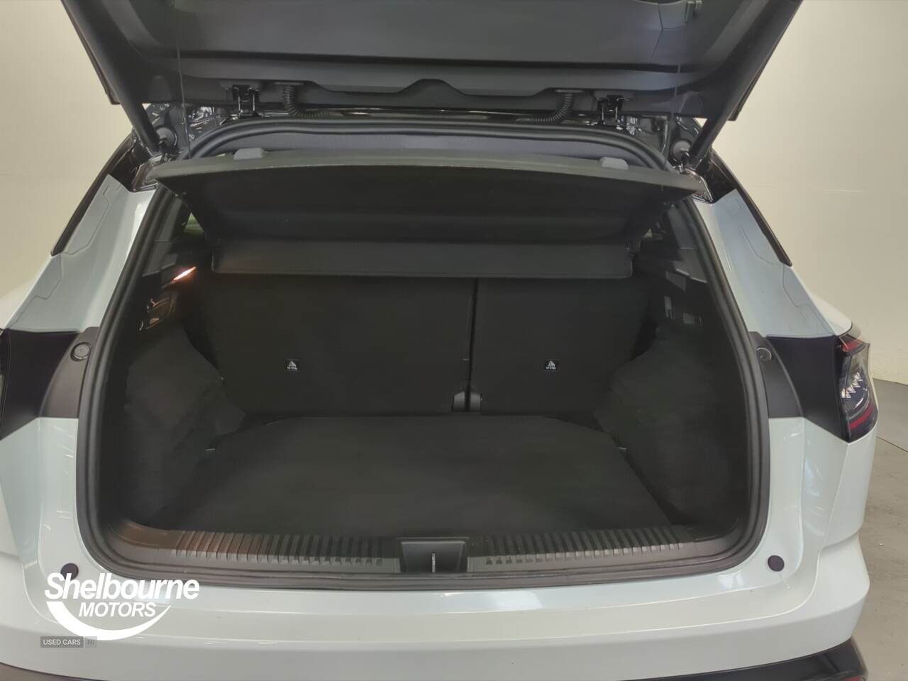 Nov 2023 Renault Austral E-Tech FHEV Iconic Esprit Alpine 5dr Auto 4C