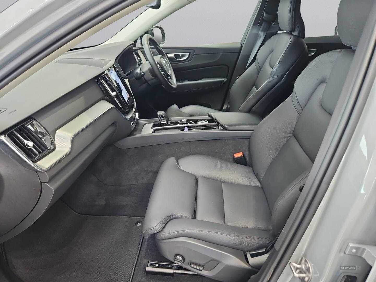 Jan 2024 Volvo XC60 2.0 B4D Plus Dark 5dr AWD Geartronic