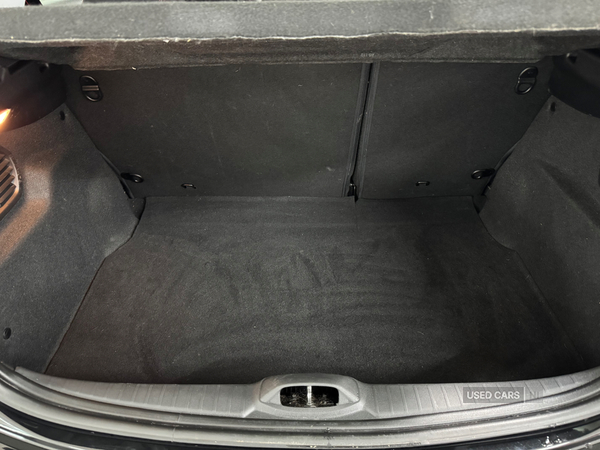 Peugeot 208 in Down