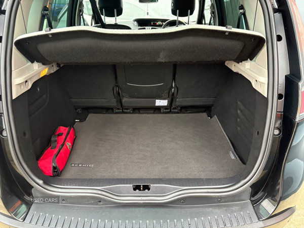 Renault Scenic DIESEL ESTATE in Derry / Londonderry