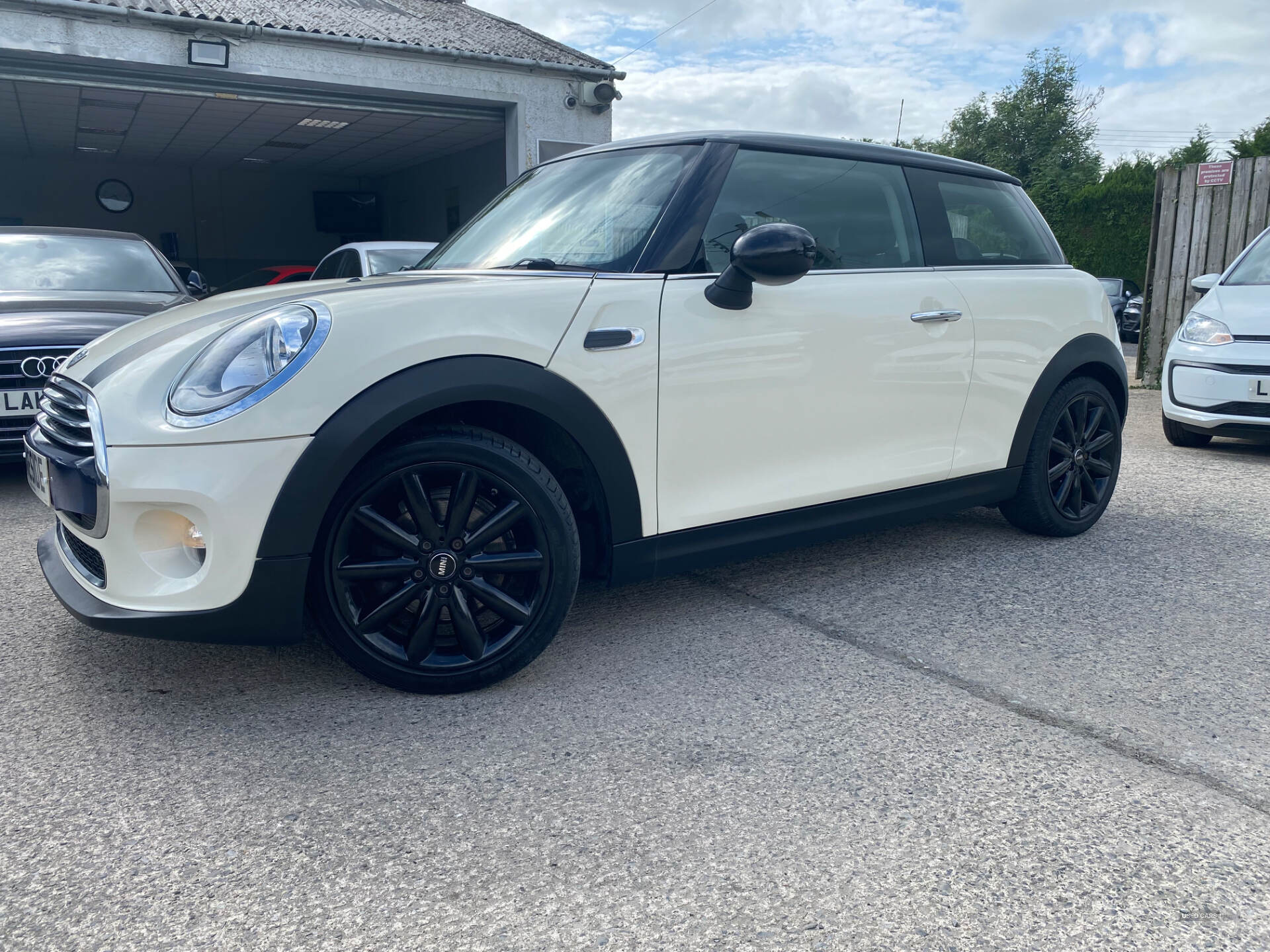 MINI Hatch DIESEL in Down