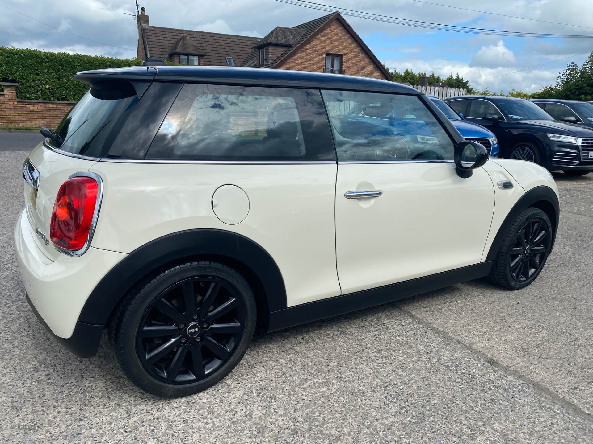 MINI Hatch DIESEL in Down