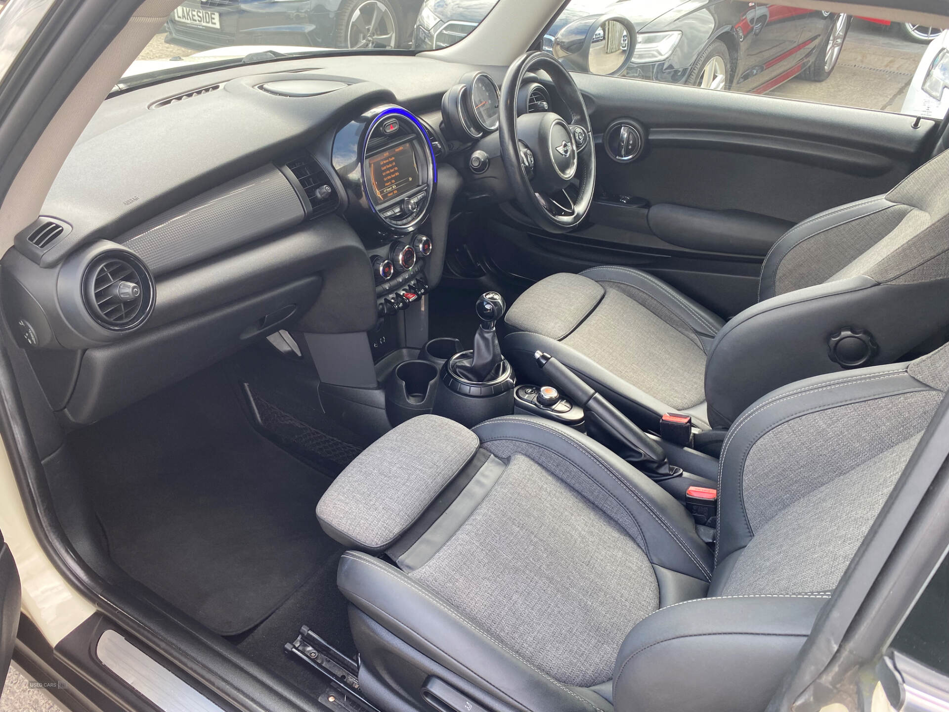 MINI Hatch DIESEL in Down