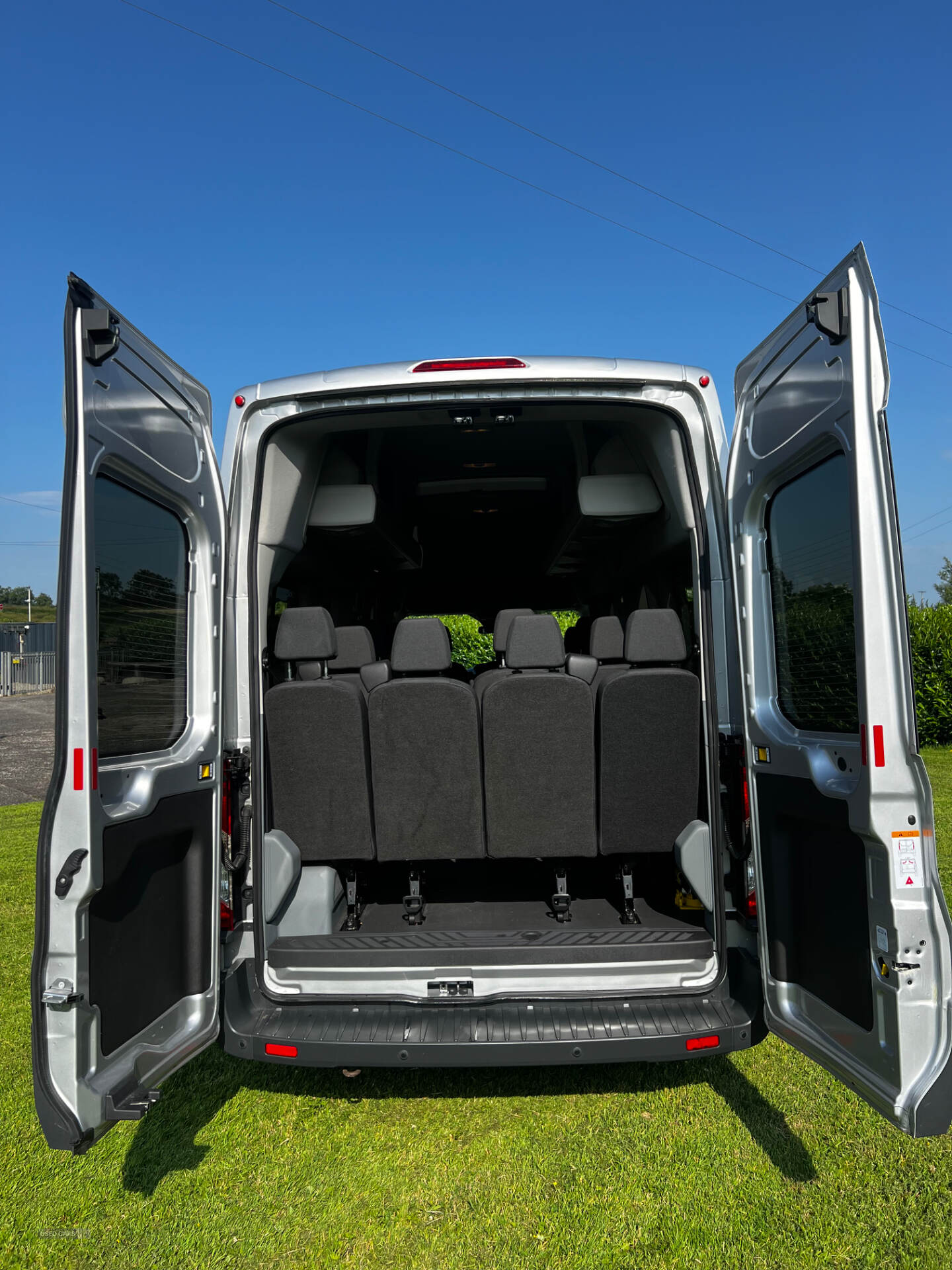 Ford Transit 460 L4 MINIBUS DIESEL RWD in Antrim