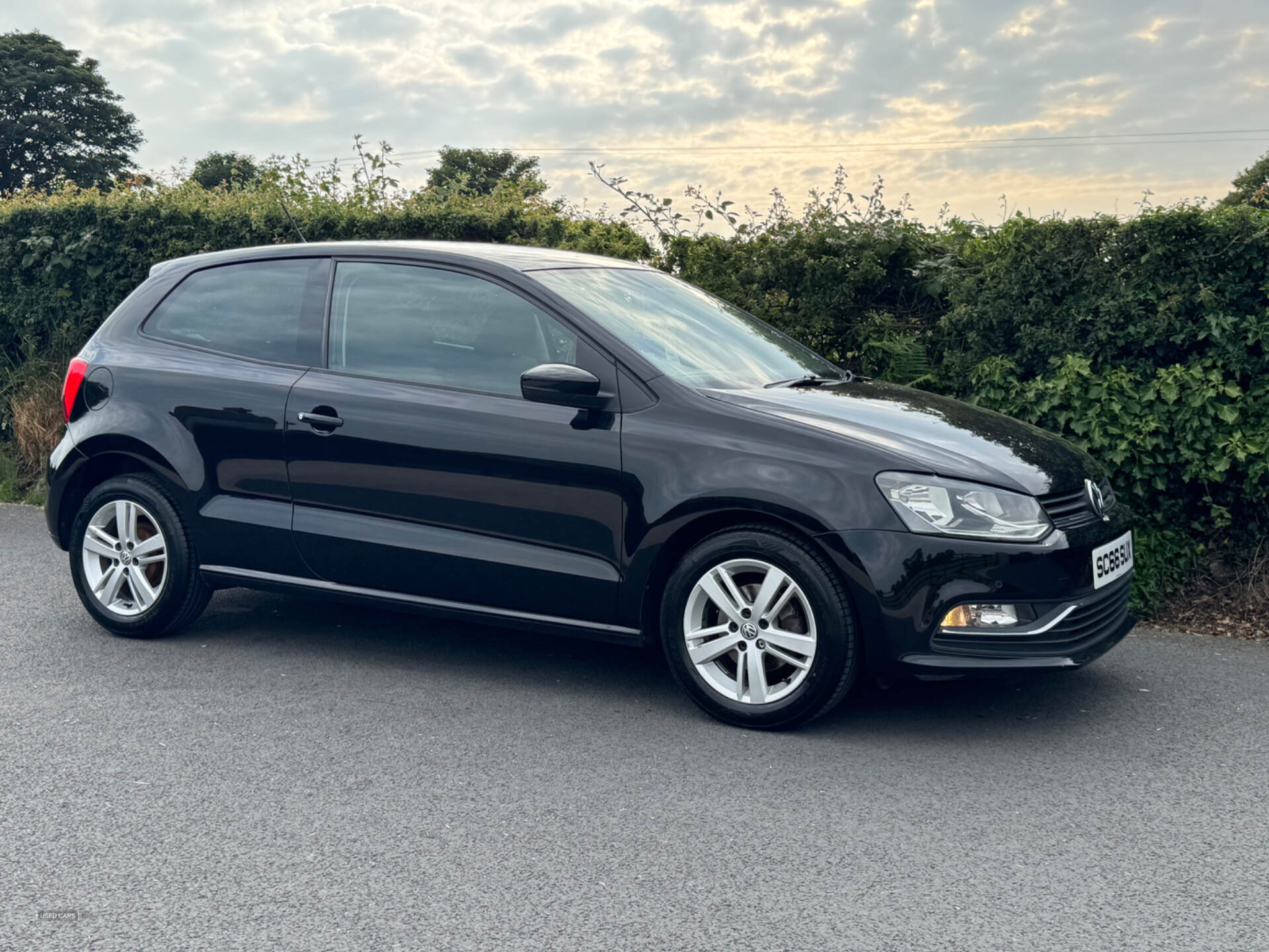 Volkswagen Polo HATCHBACK in Down