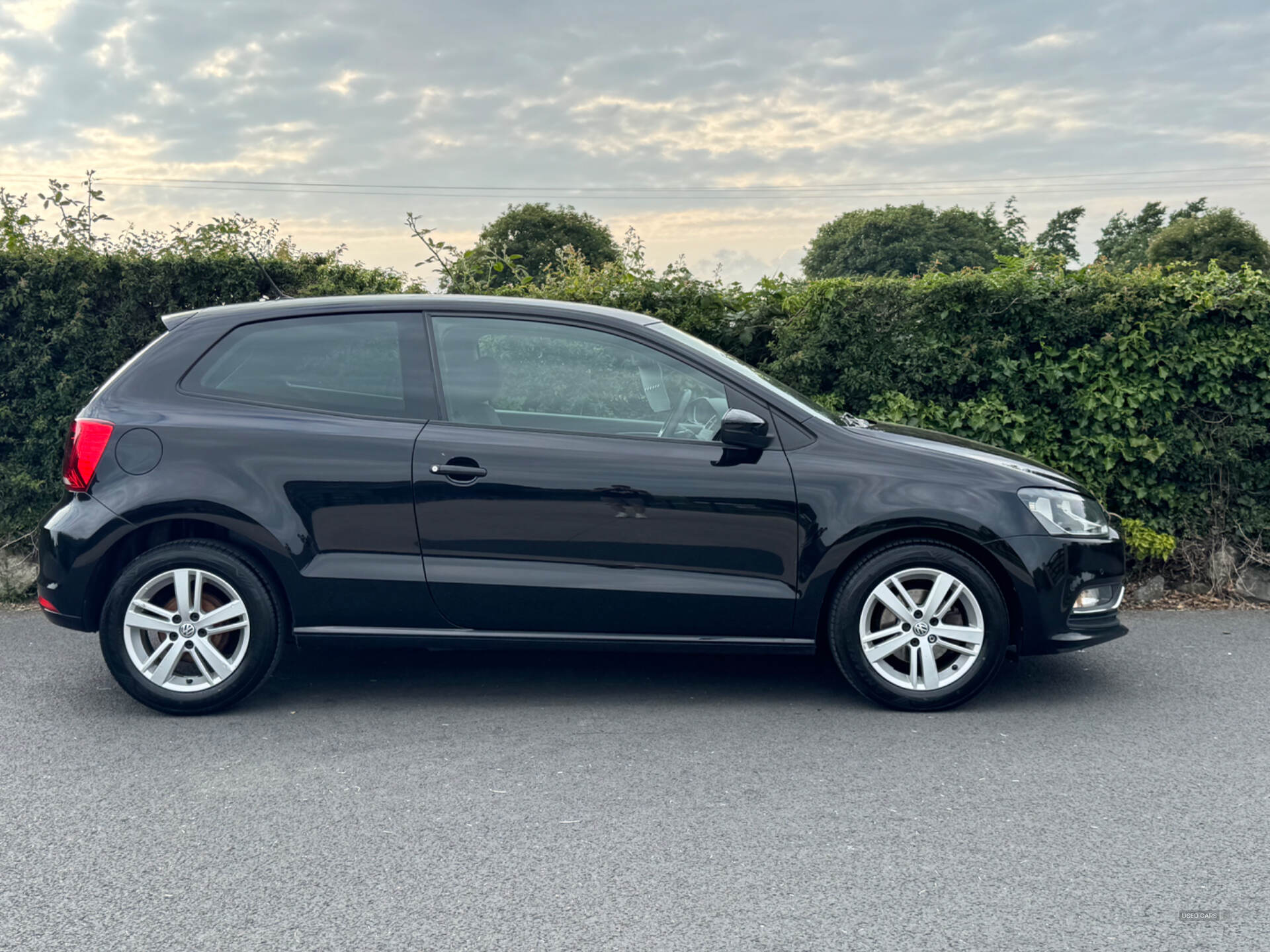 Volkswagen Polo HATCHBACK in Down
