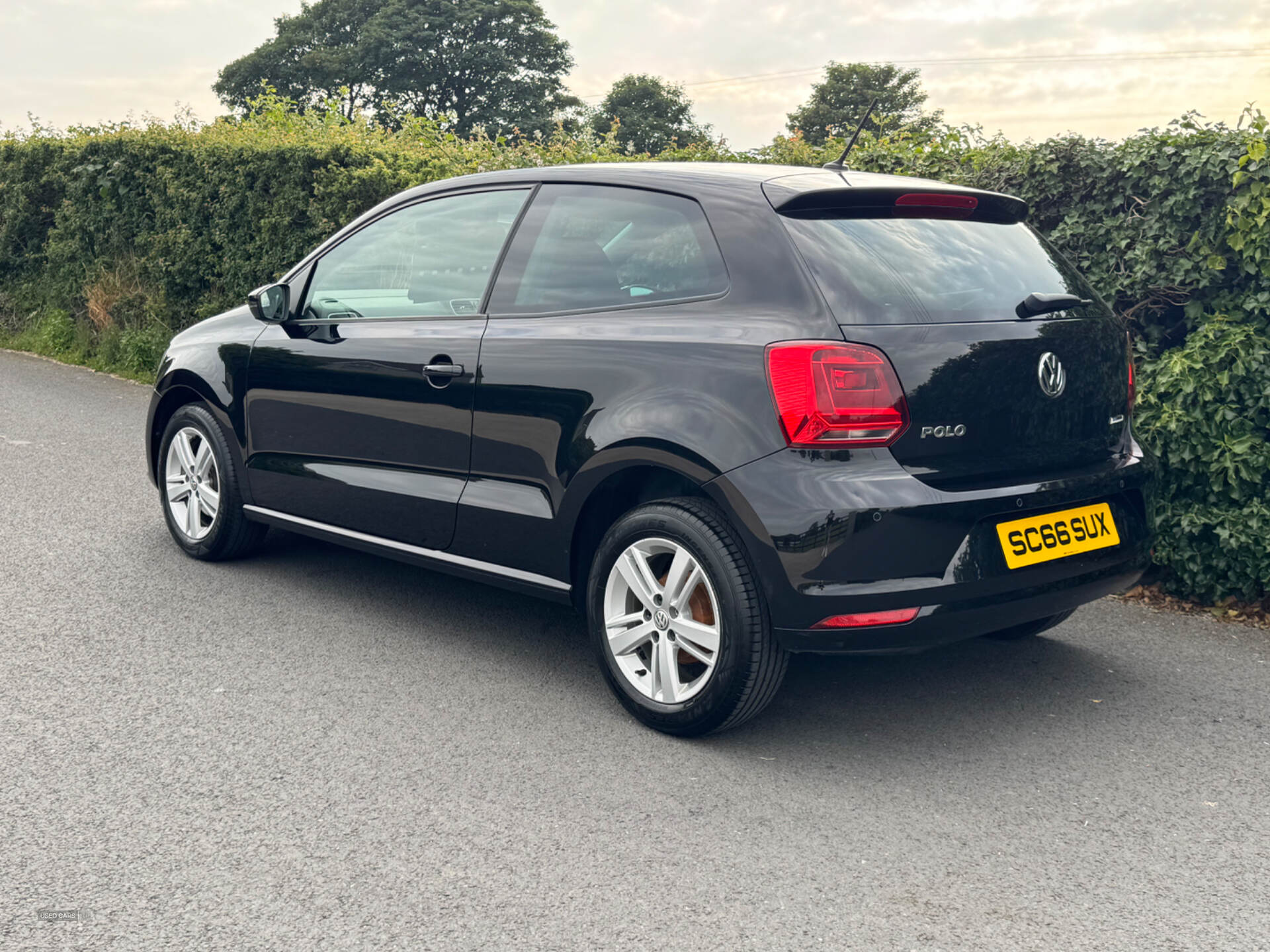 Volkswagen Polo HATCHBACK in Down