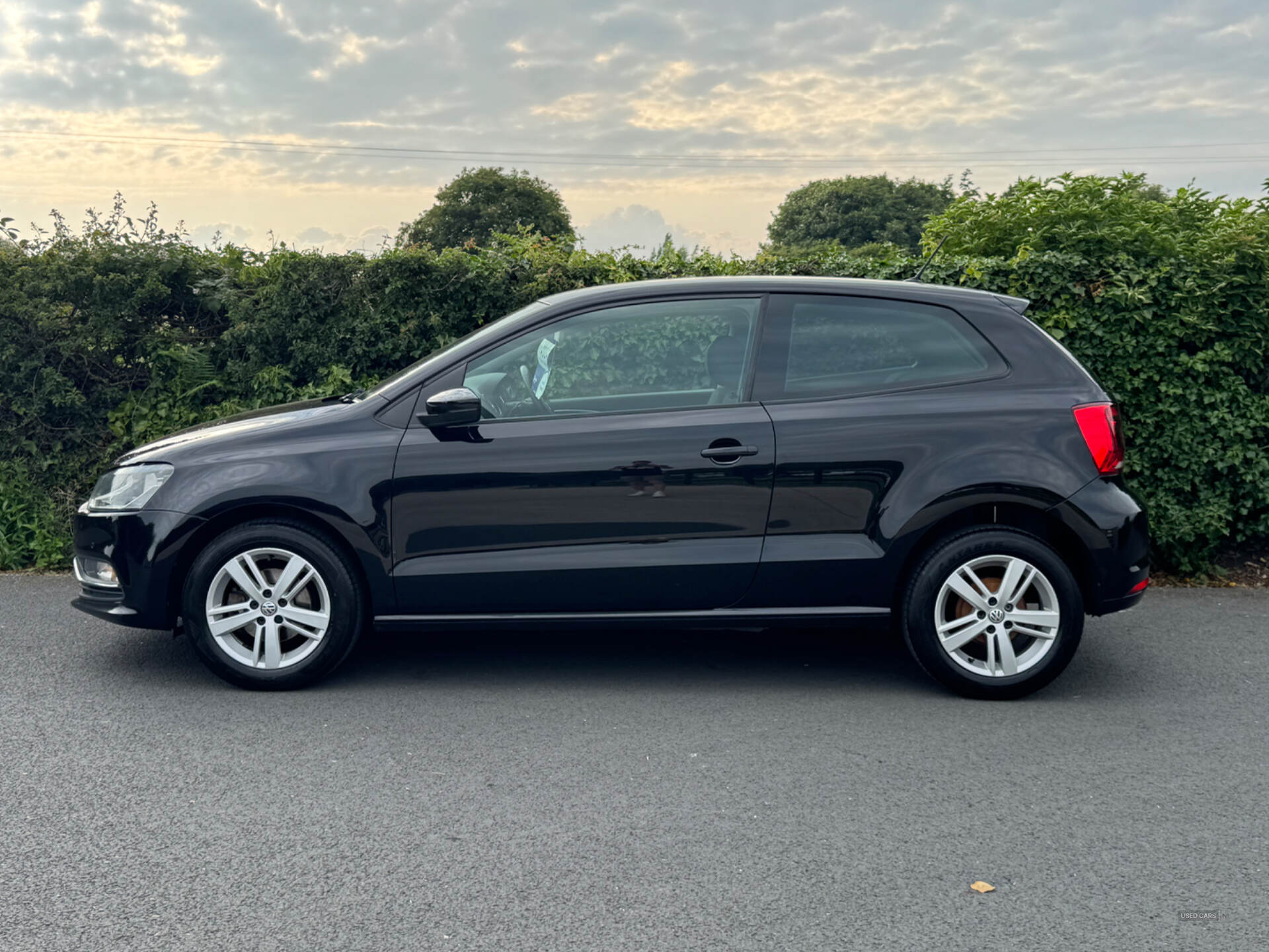 Volkswagen Polo HATCHBACK in Down