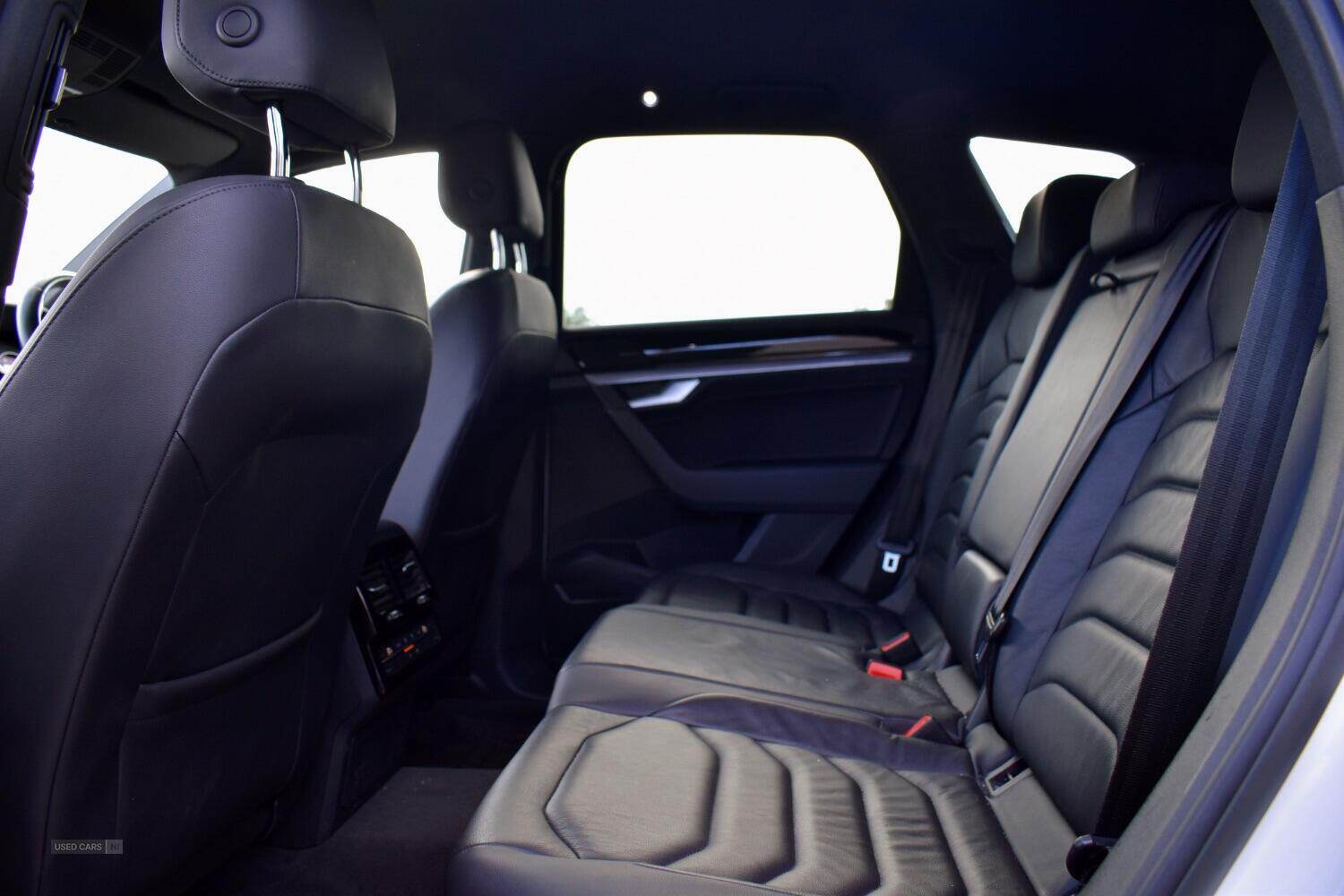 Mar 2019 Volkswagen Touareg 3.0 V6 TDI 4Motion R-Line 5dr Tip Auto