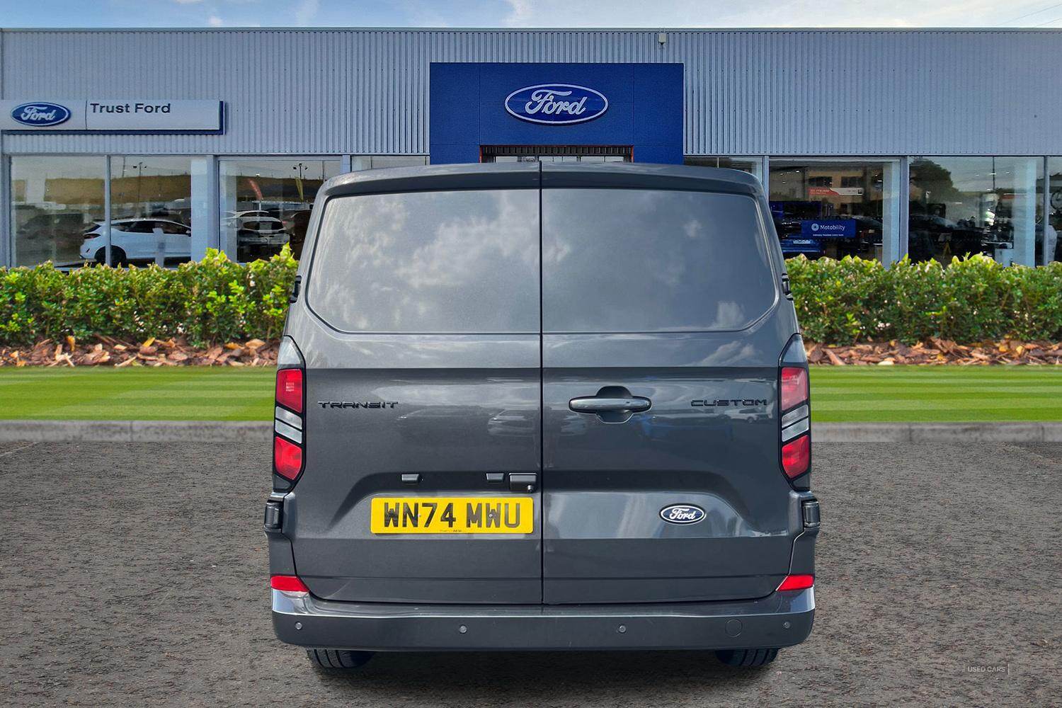 Oct 2024 Ford Transit Custom 2.0 EcoBlue 136ps H1 Van Limited