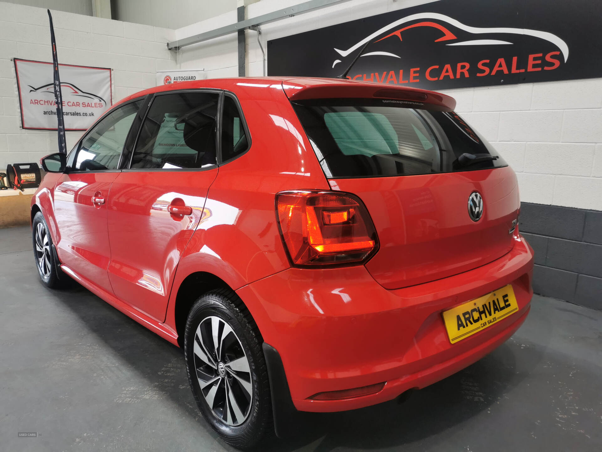 Volkswagen Polo HATCHBACK in Down