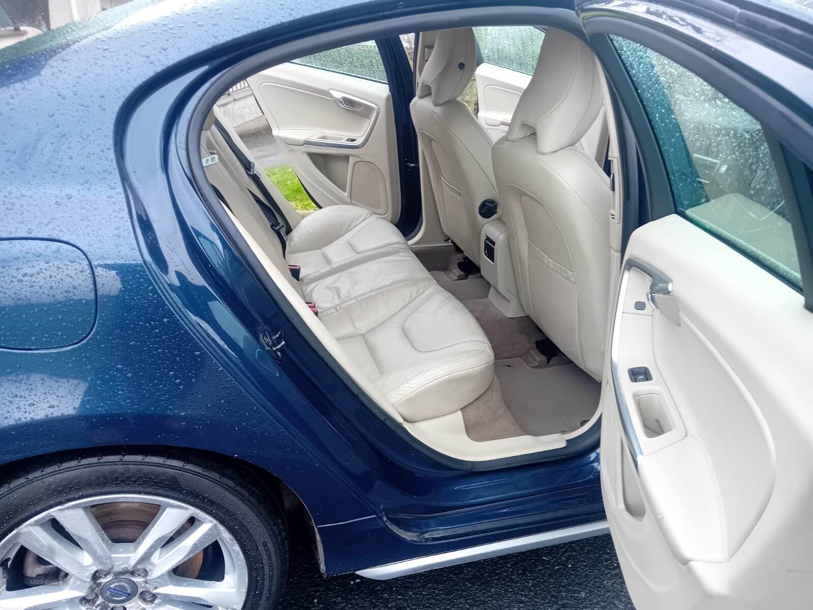 Sep 2010 Volvo S60 D5 [205] SE 4dr Geartronic
