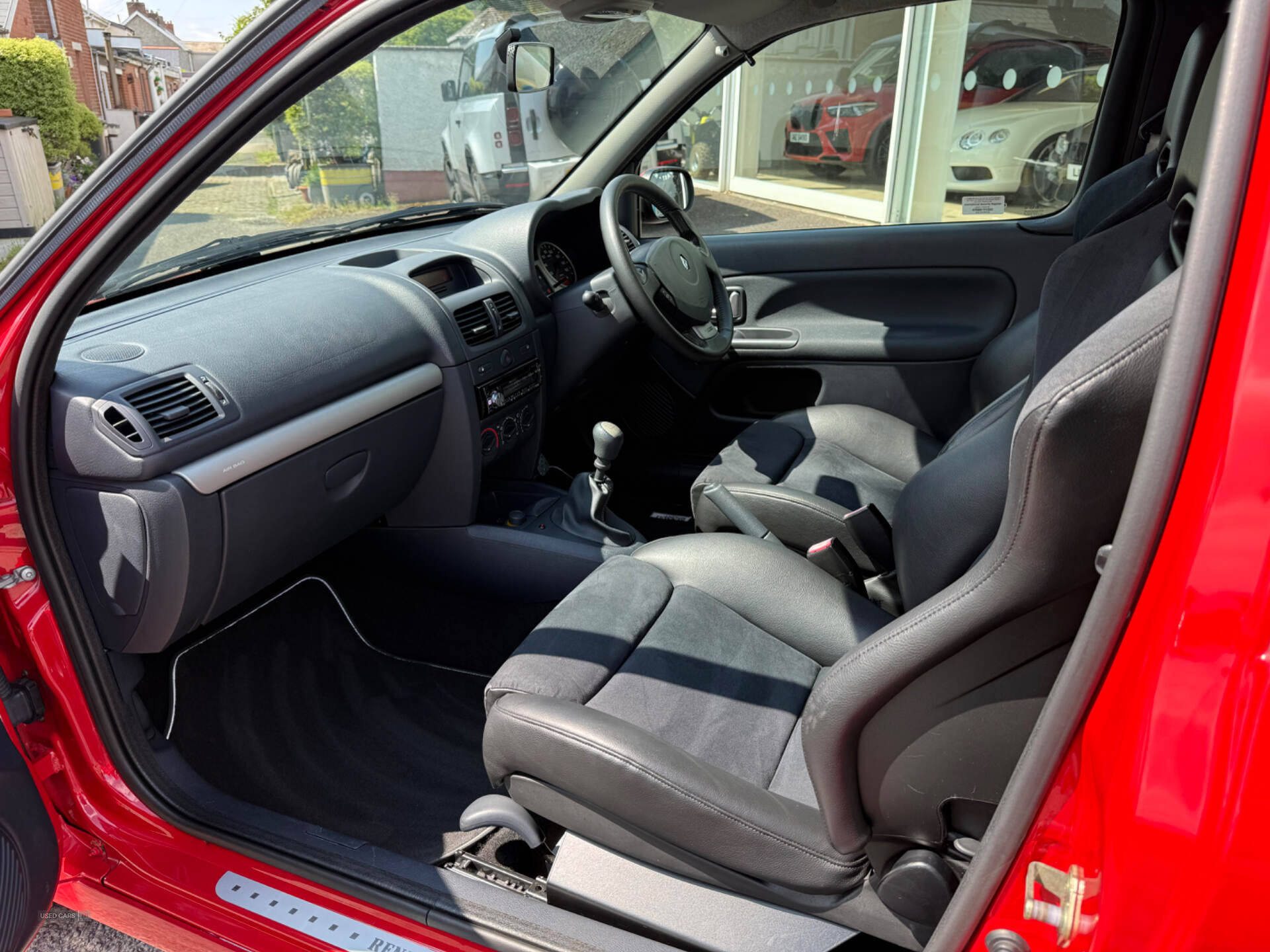Aug 2005 Renault Clio 2.0 16V Renaultsport 182 Trophy 3dr