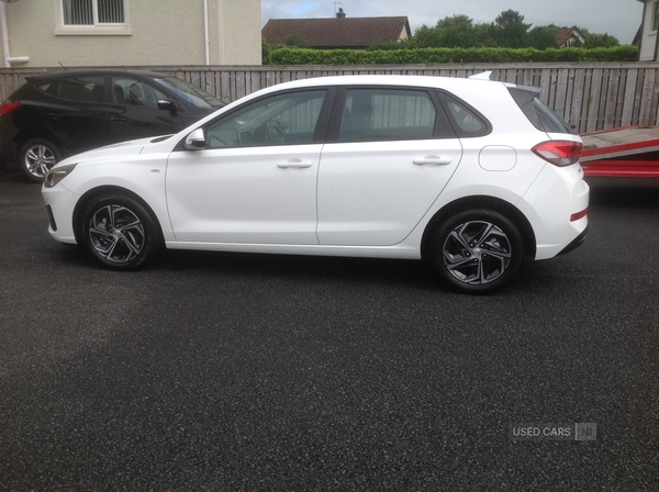 Hyundai i30 DIESEL HATCHBACK in Down