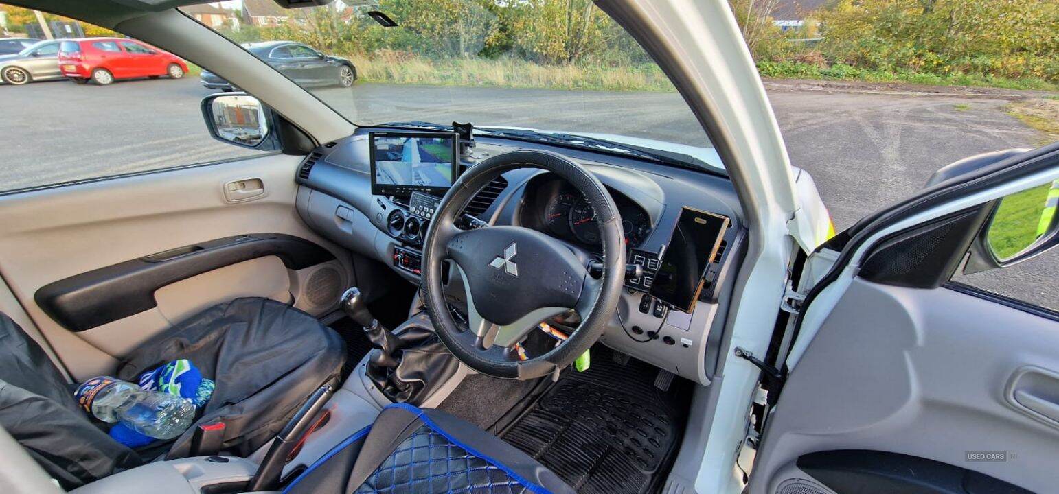 Jul 2012 Mitsubishi L200 Pick Up DI-D 4Life 4WD 134Bhp [2010]