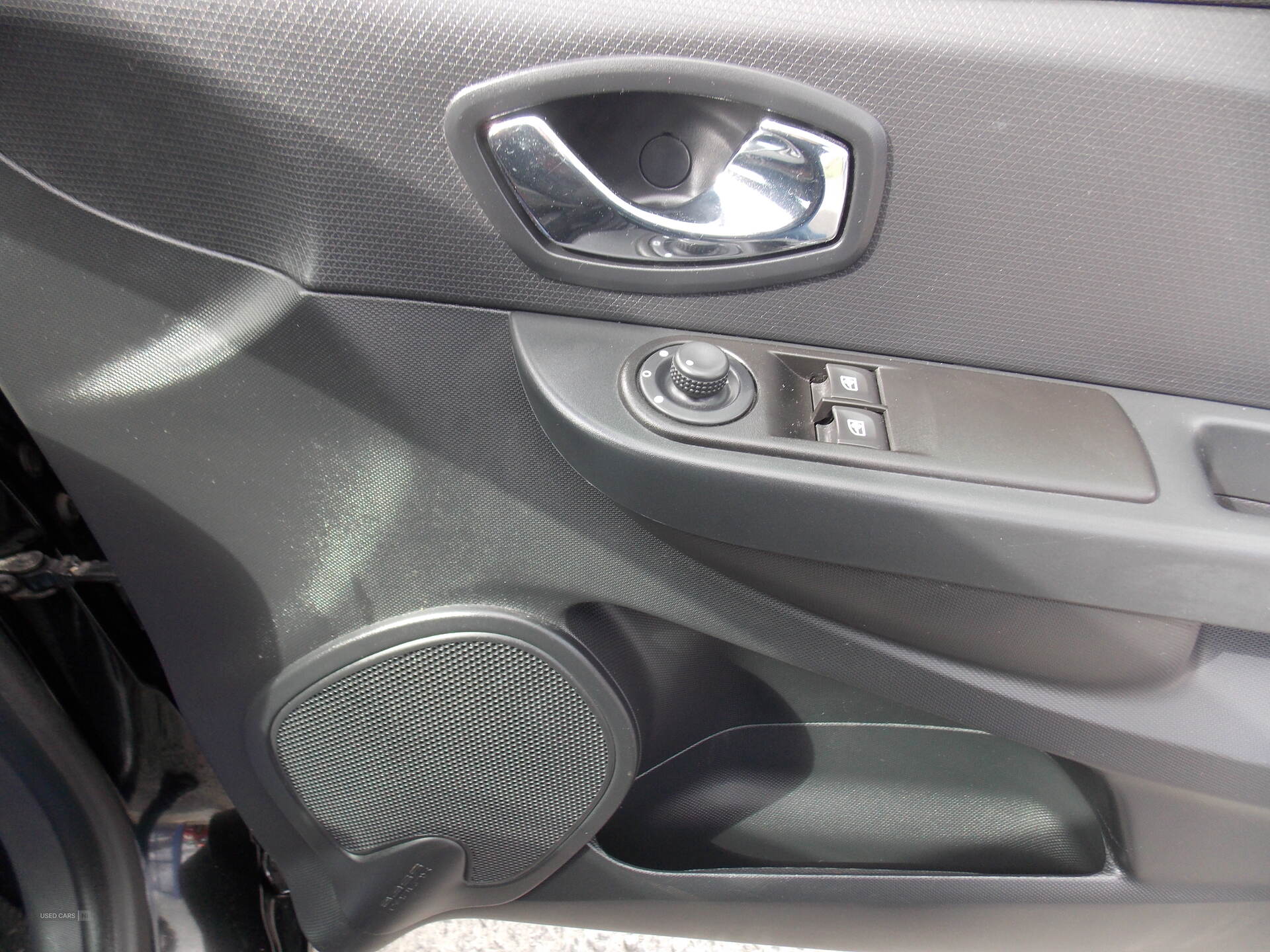 Sep 2013 Renault Clio 1.2 16V Expression+ 5dr