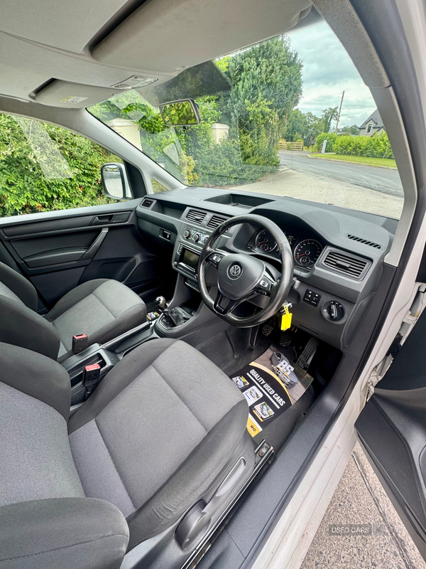 Volkswagen Caddy C20 DIESEL in Down