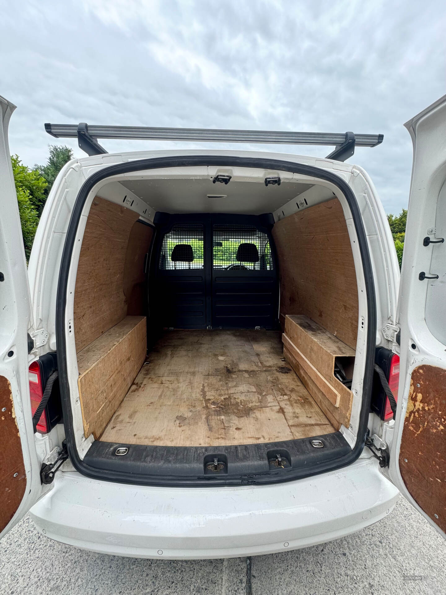 Volkswagen Caddy C20 DIESEL in Down
