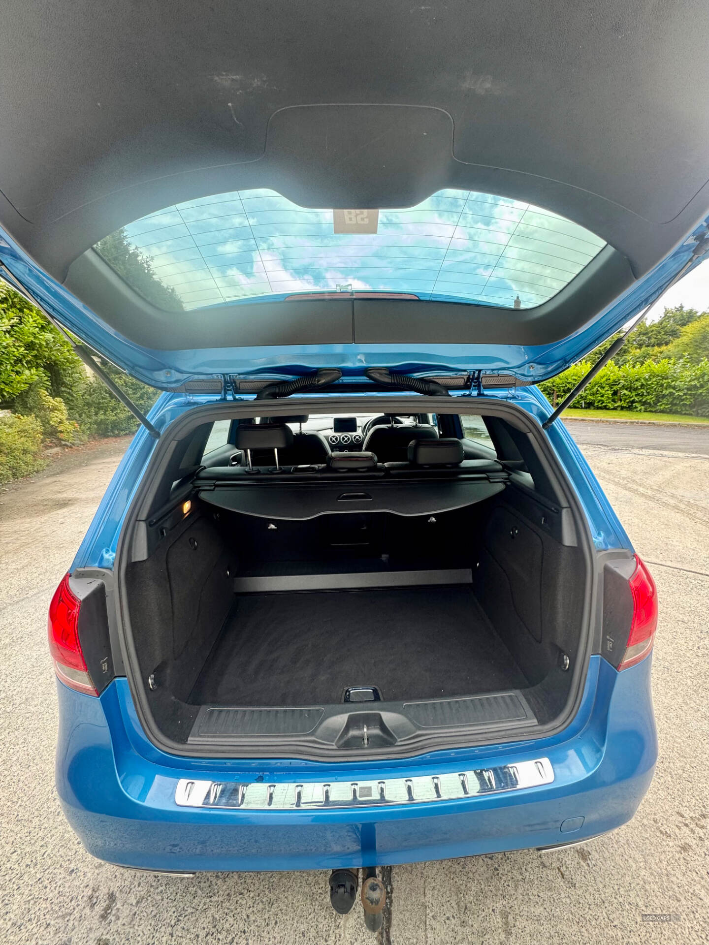 Mercedes B-Class DIESEL HATCHBACK in Down