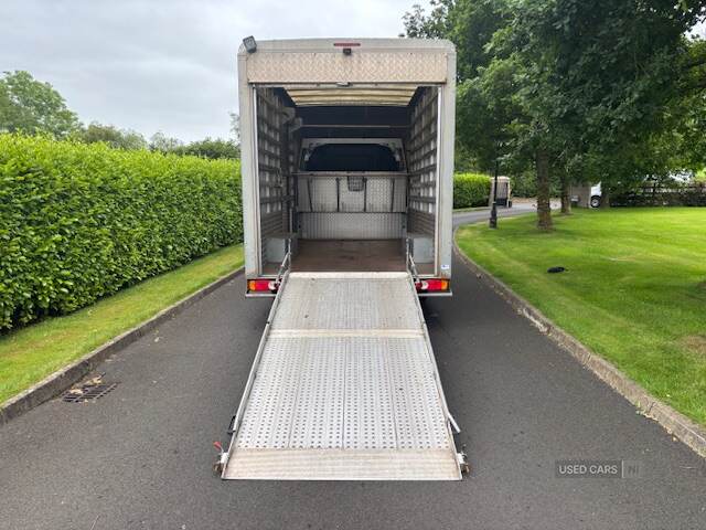 Sep 2017 Renault Master LL35dCi 130 Business Low Roof Luton Loloader
