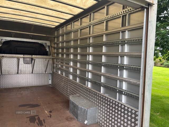 Sep 2017 Renault Master LL35dCi 130 Business Low Roof Luton Loloader