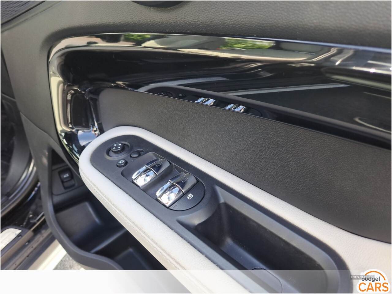 Car Thumbnail 17