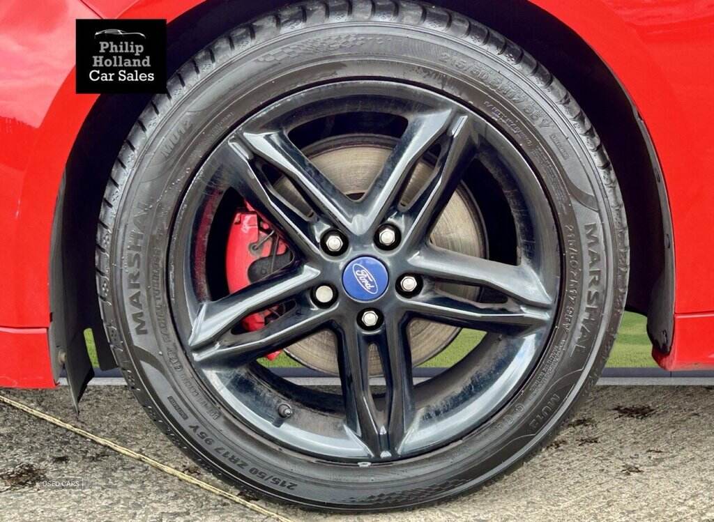 Apr 2016 Ford Focus 1.5 EcoBoost 182 Zetec S Red 5dr