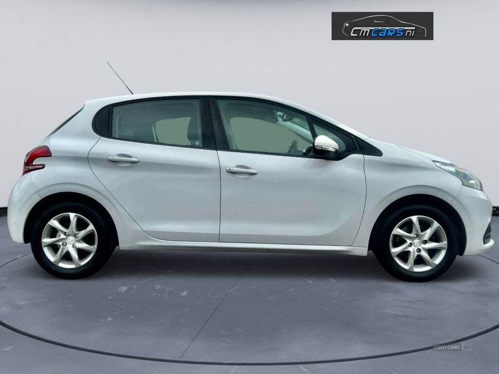 May 2015 Peugeot 208 1.0 PureTech Active 5dr