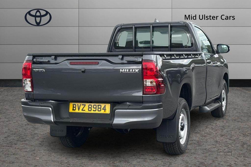 Apr 2025 Toyota Hilux 2.4 D-4D Active 4WD Euro 6 2dr