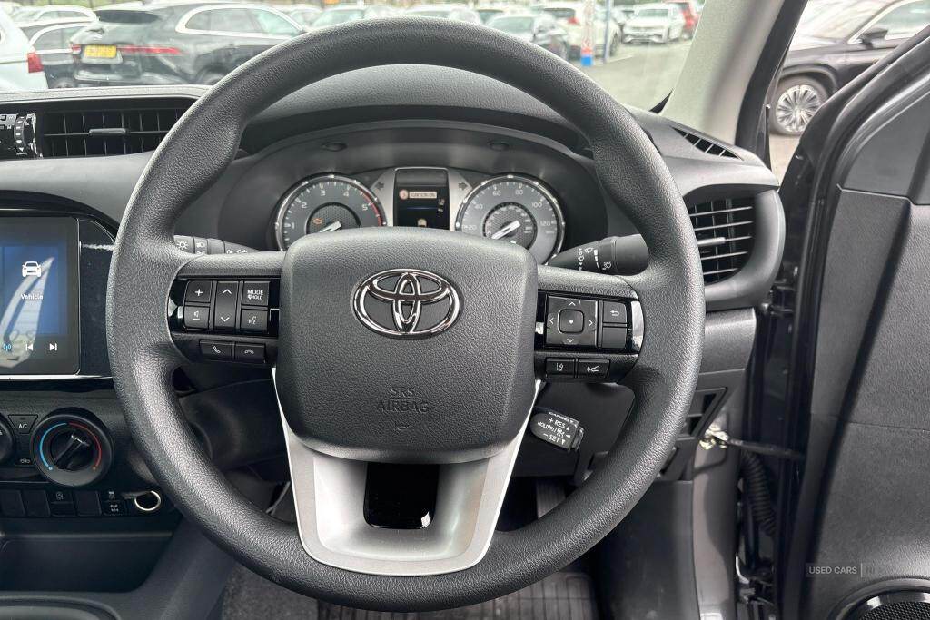 Apr 2025 Toyota Hilux 2.4 D-4D Active 4WD Euro 6 2dr