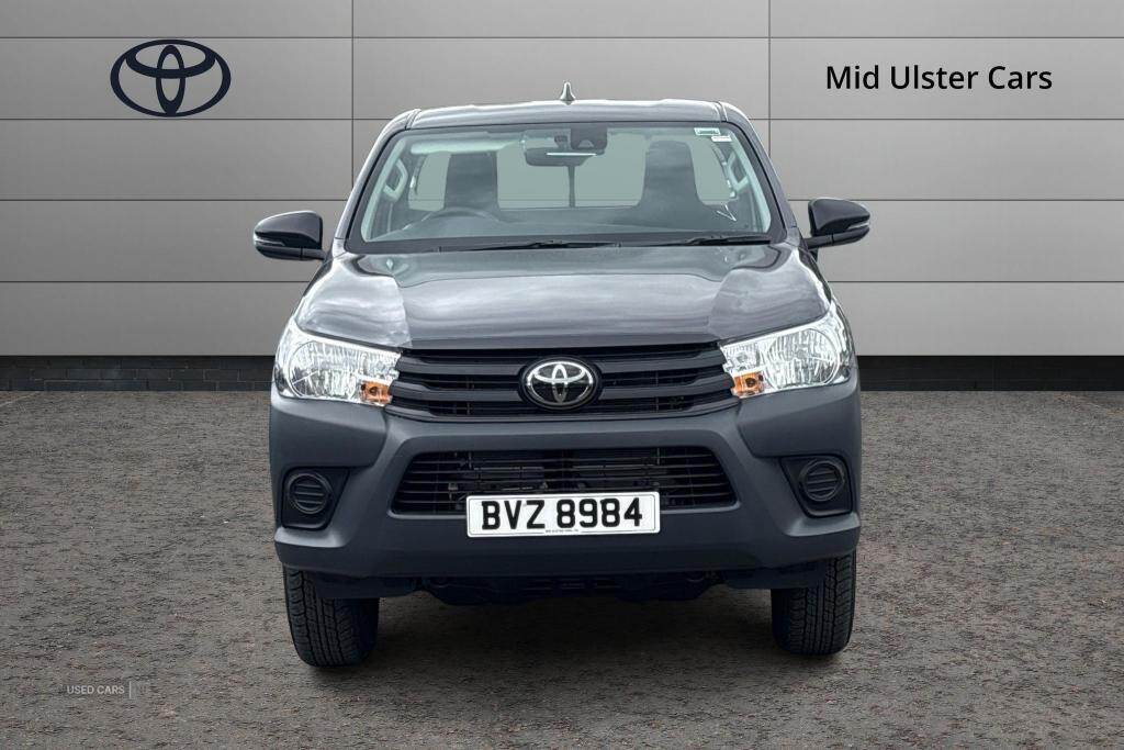 Apr 2025 Toyota Hilux 2.4 D-4D Active 4WD Euro 6 2dr