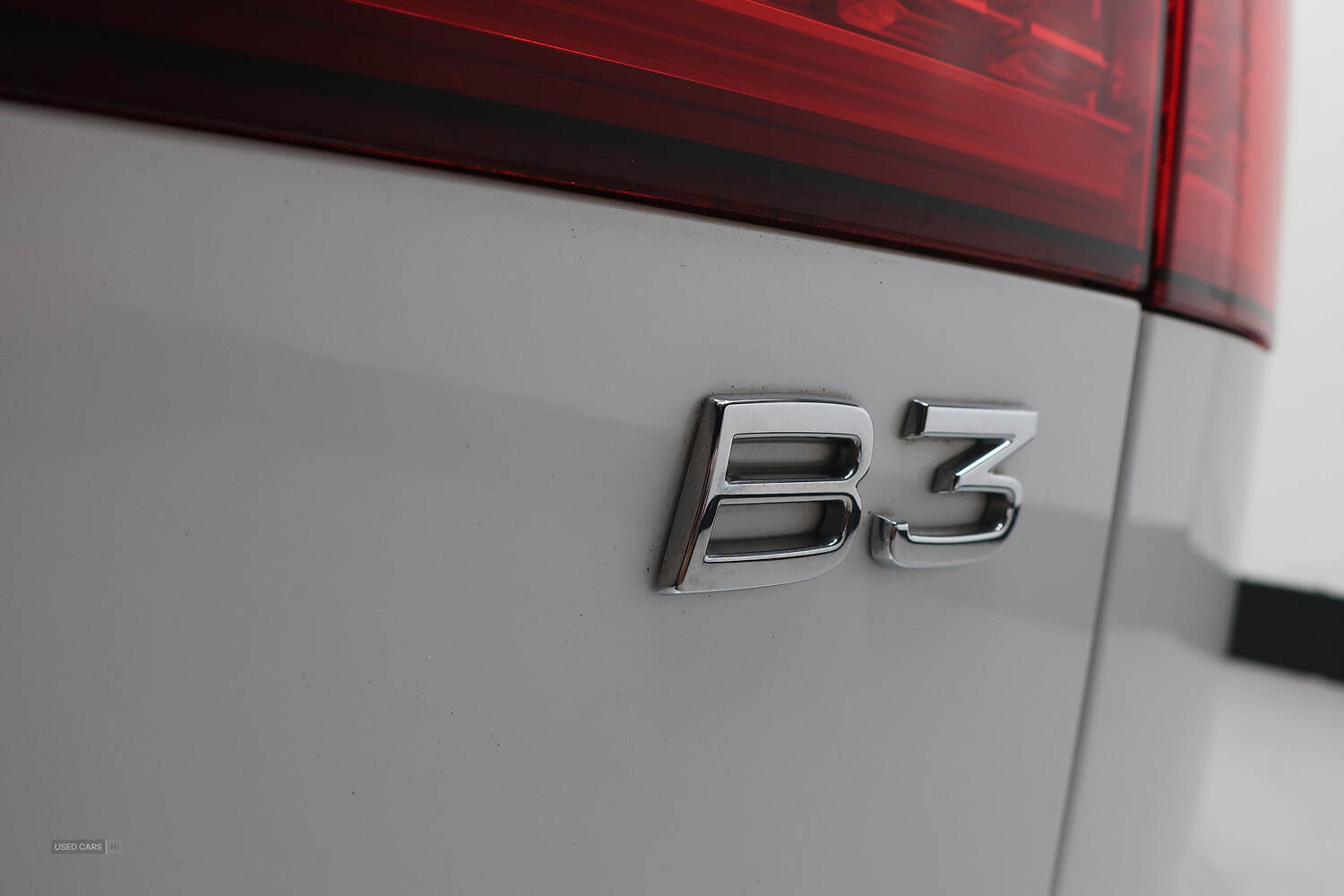 Mar 2022 Volvo V60 2.0 B3P R DESIGN 5dr Auto [7 speed]