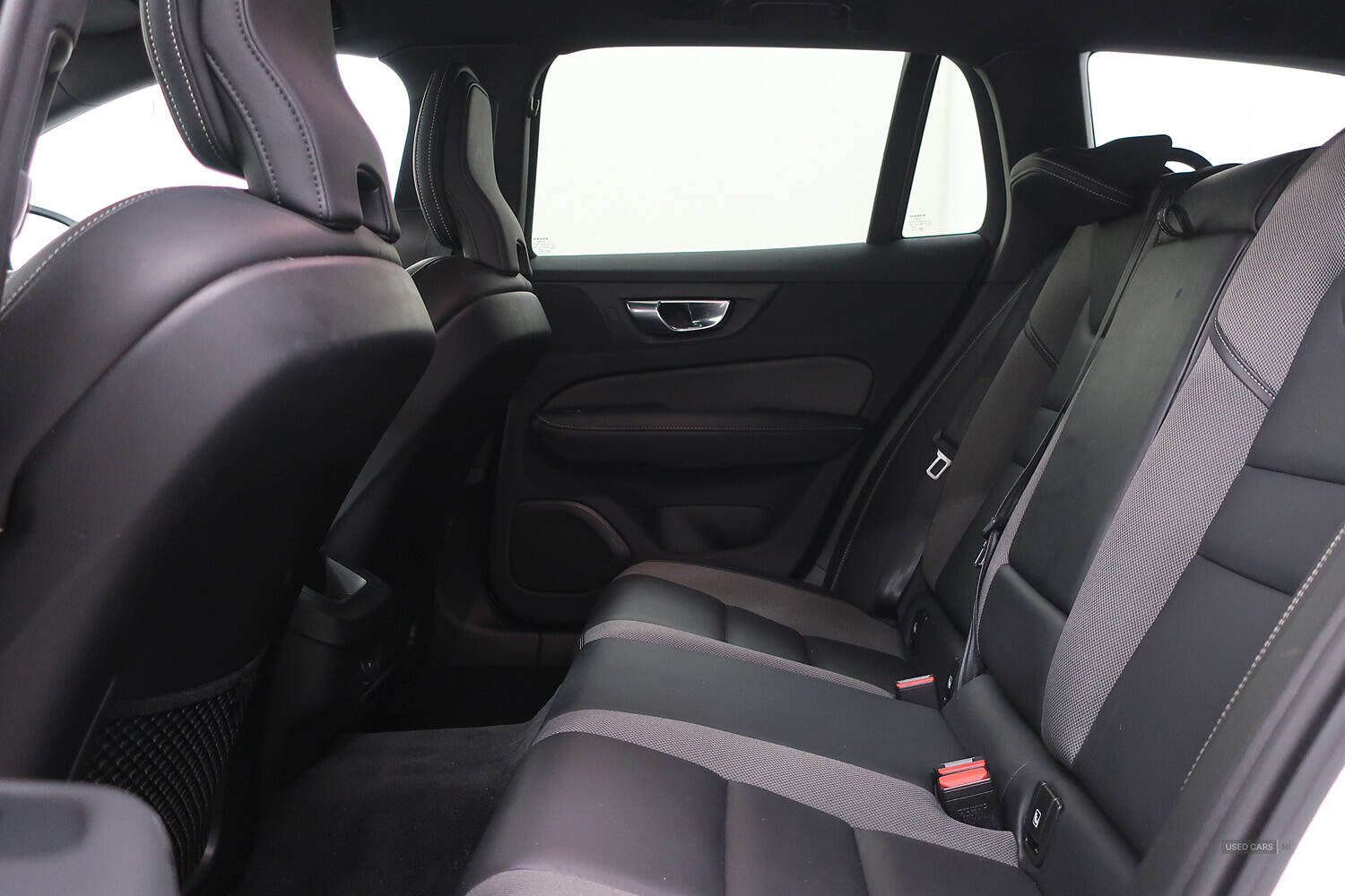 Mar 2022 Volvo V60 2.0 B3P R DESIGN 5dr Auto [7 speed]