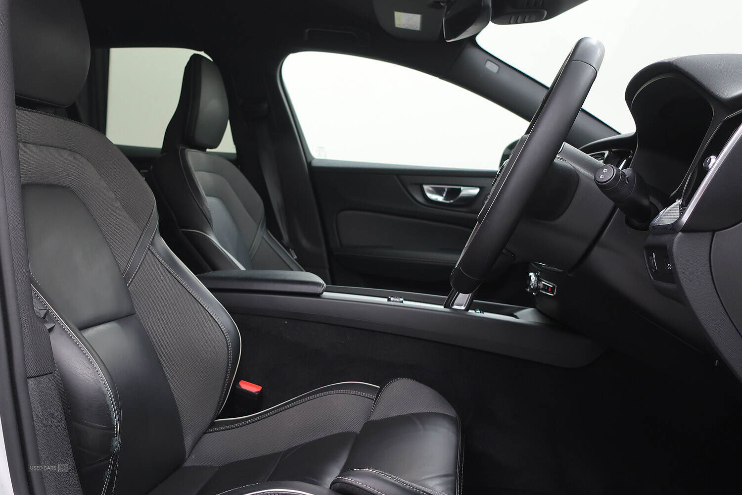 Mar 2022 Volvo V60 2.0 B3P R DESIGN 5dr Auto [7 speed]