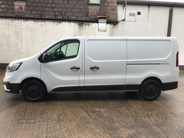 Renault Trafic 3T1 FWD 2.0 DCI 150 L2 H1 RED EDITION in Antrim