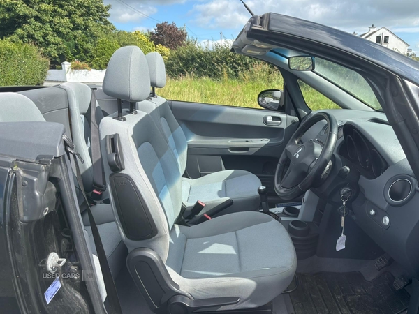 Mitsubishi Colt CABRIOLET in Down