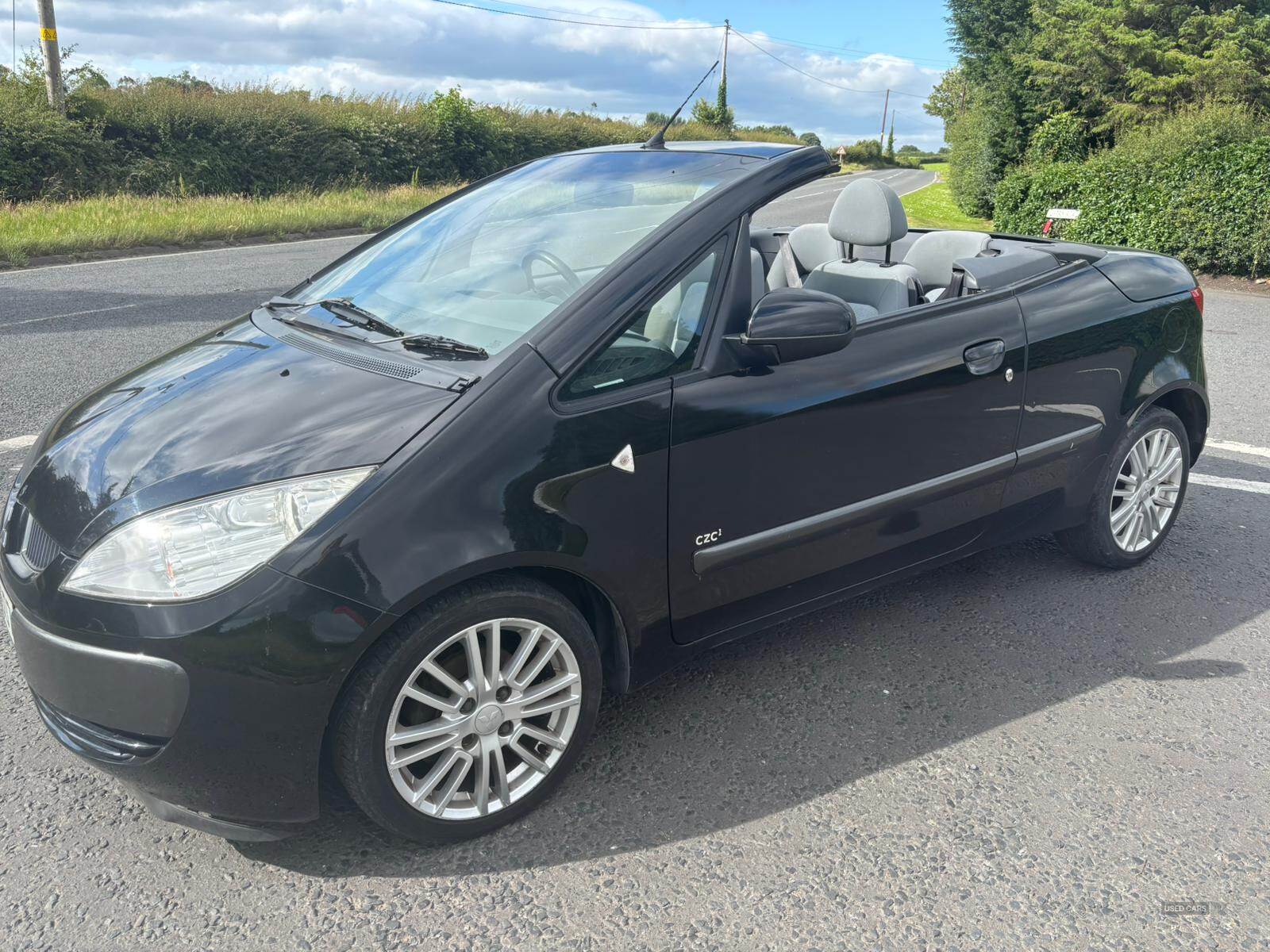 Mitsubishi Colt CABRIOLET in Down