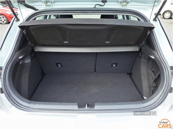 Hyundai i20 HATCHBACK in Down
