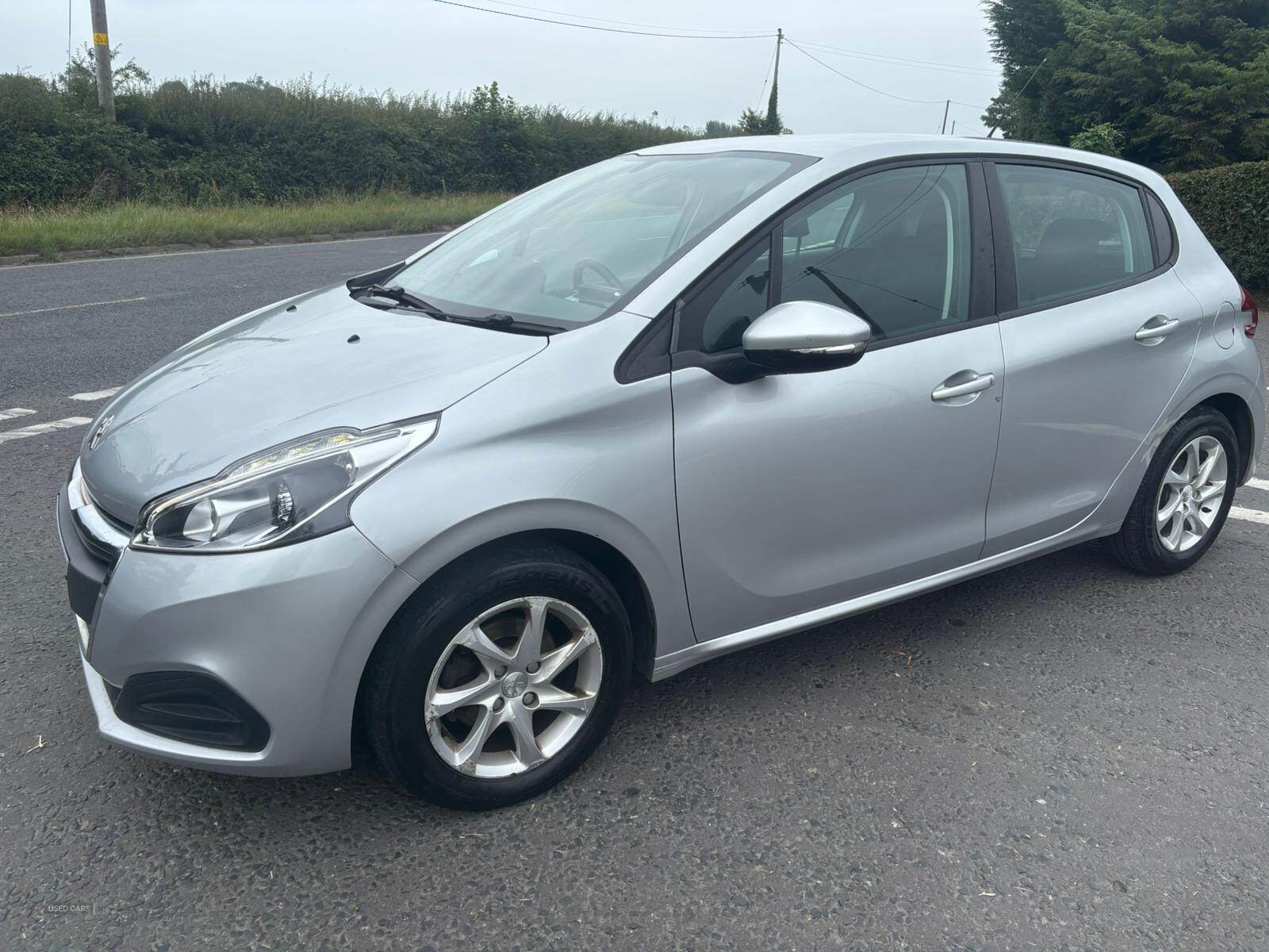 Peugeot 208 HATCHBACK in Down