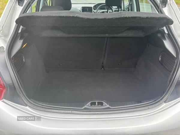 Peugeot 208 HATCHBACK in Down