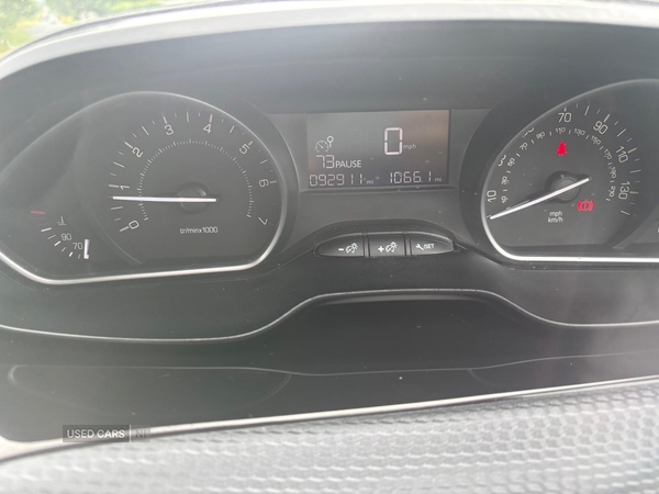 Peugeot 208 HATCHBACK in Down