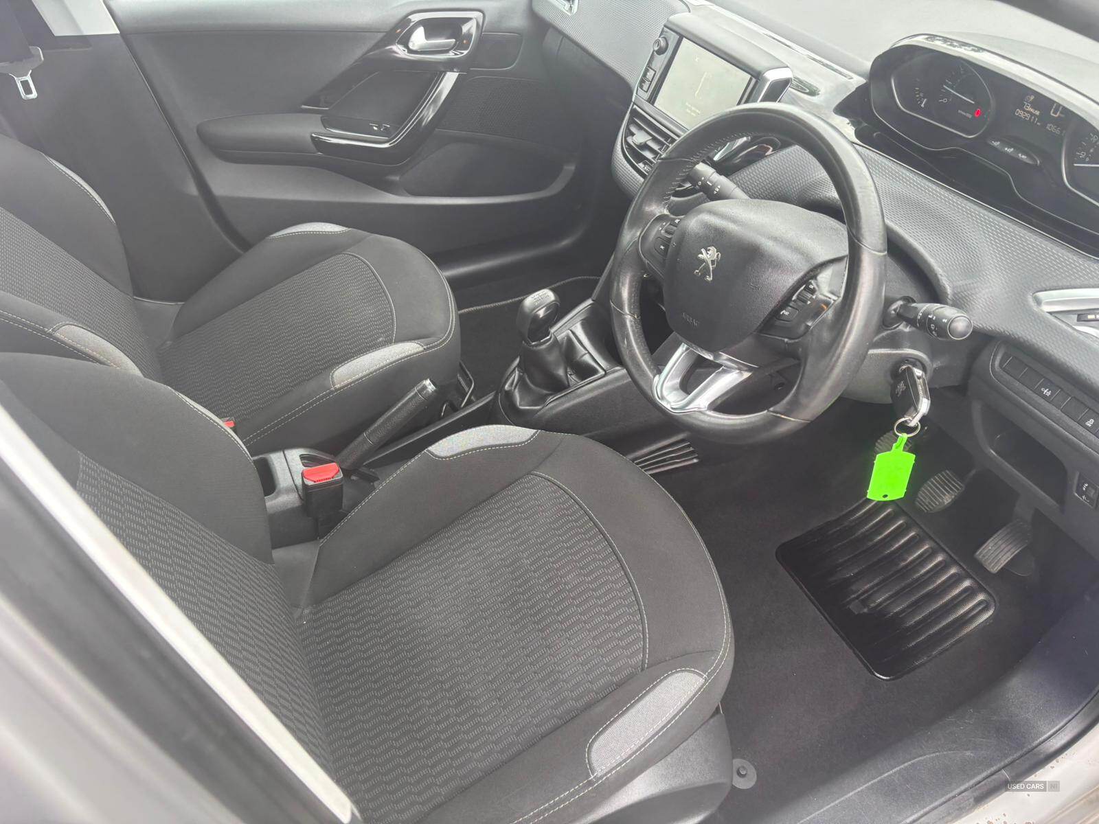 Peugeot 208 HATCHBACK in Down