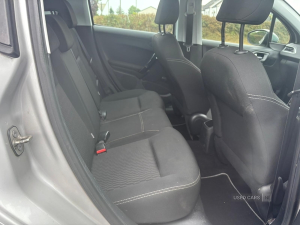 Peugeot 208 HATCHBACK in Down