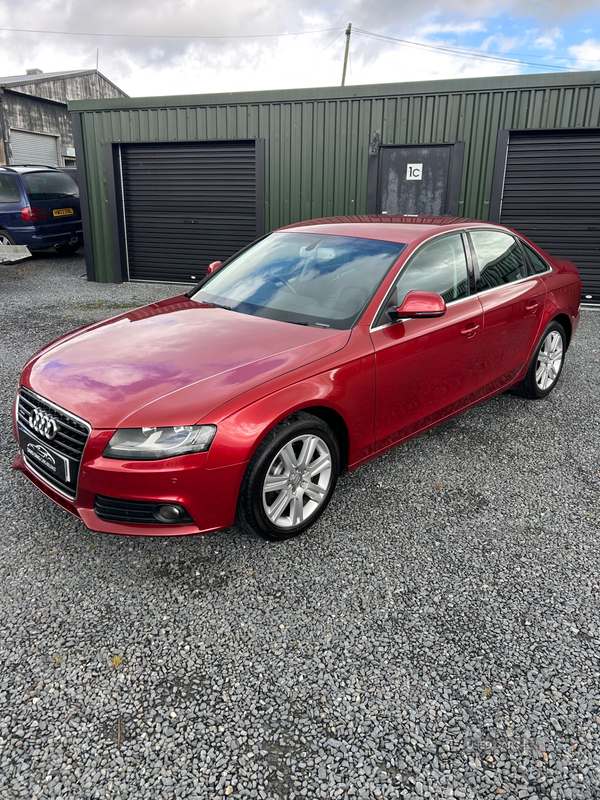 Audi A4 SALOON in Down