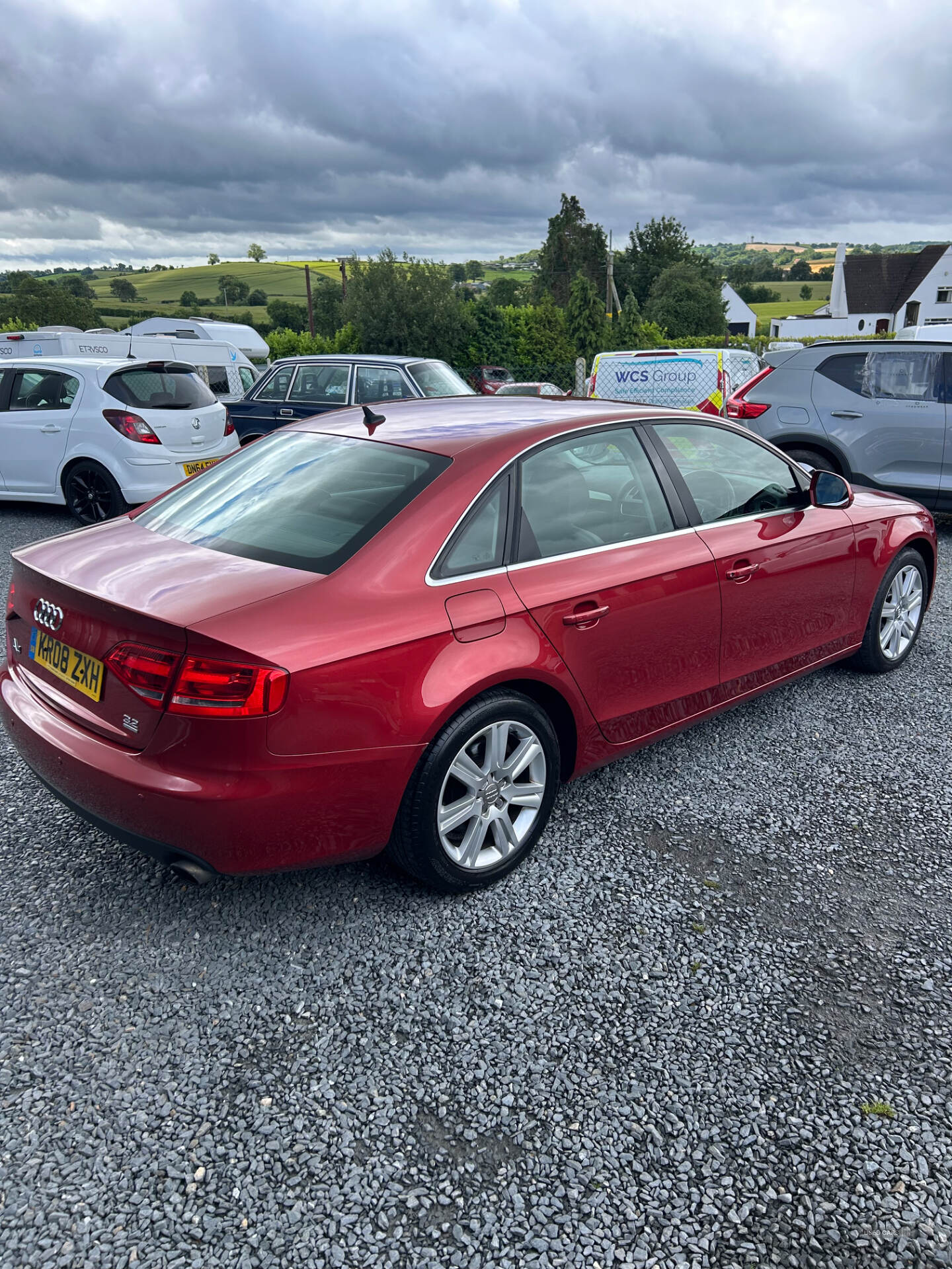 Audi A4 SALOON in Down
