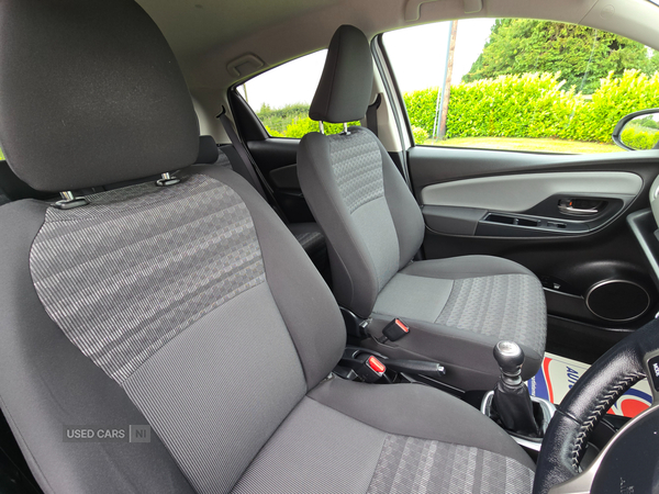 Toyota Yaris HATCHBACK in Down