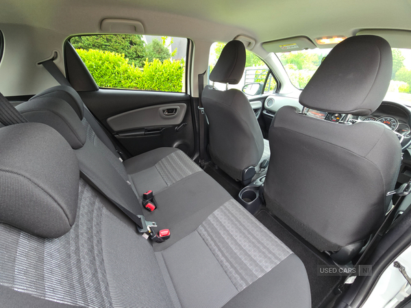 Toyota Yaris HATCHBACK in Down