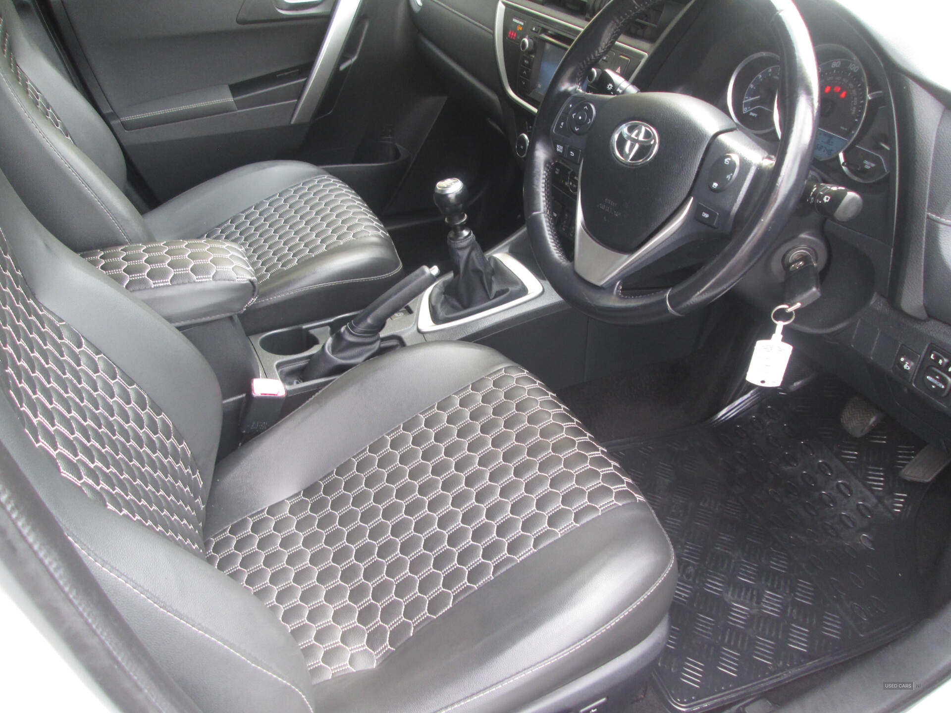 Dec 2014 Toyota Auris 1.4 D-4D Icon+ 5dr