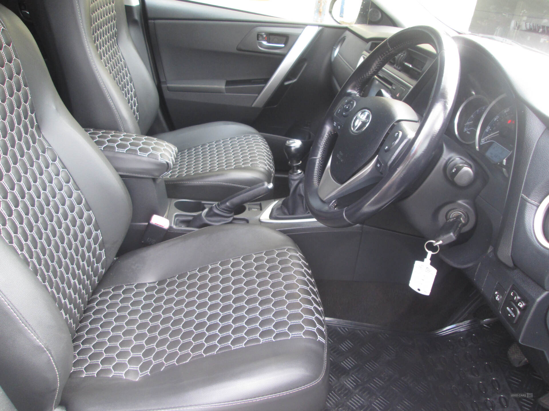 Dec 2014 Toyota Auris 1.4 D-4D Icon+ 5dr