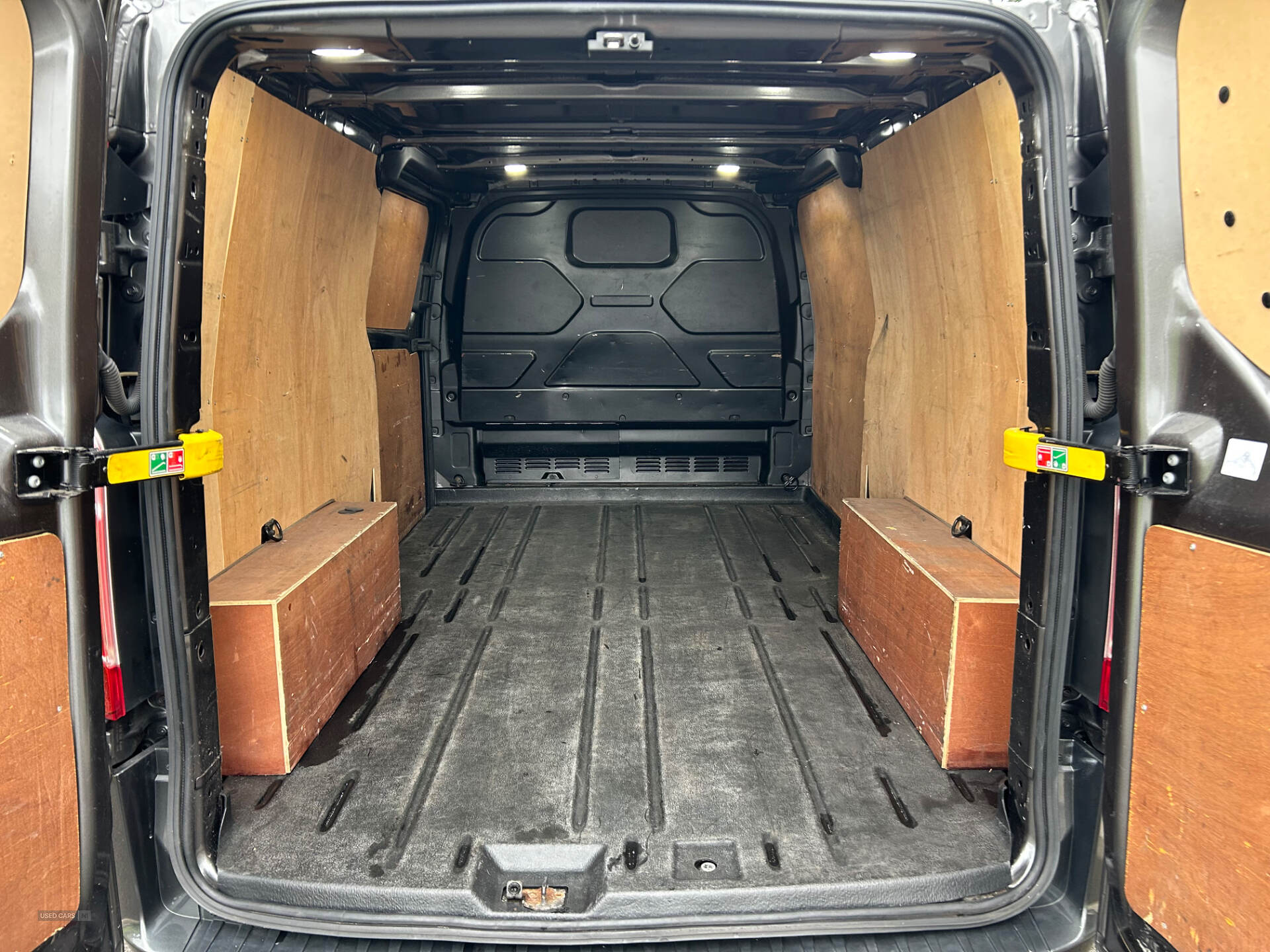 Dec 2020 Ford Transit Custom 2.0 EcoBlue 130ps Low Roof Limited Van